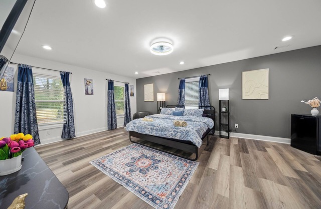 Spacious 7-bedroom building in amazing Atlanta with WiFi