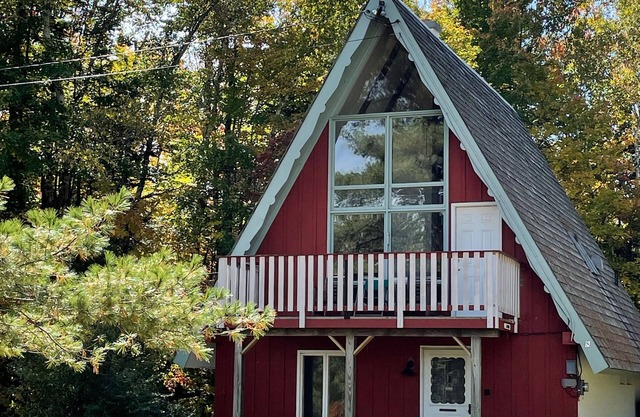 Spacious A-Frame chalet, minutes to Stratton Mountain, Winhall, VT