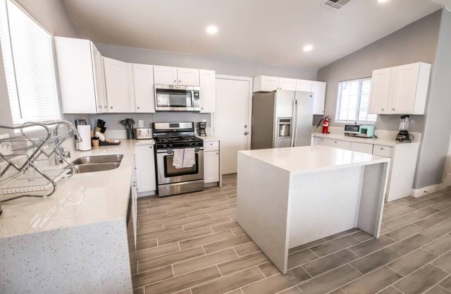 Spacious and Comfortable! Close to everything!