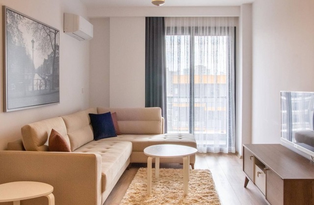 Spacious and Furnished Flat with Balcony in Izmir