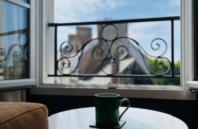 Spacious apartment with free wifi and great views