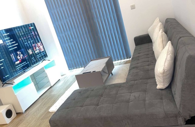 Spacious apartment with WiFi in Barking