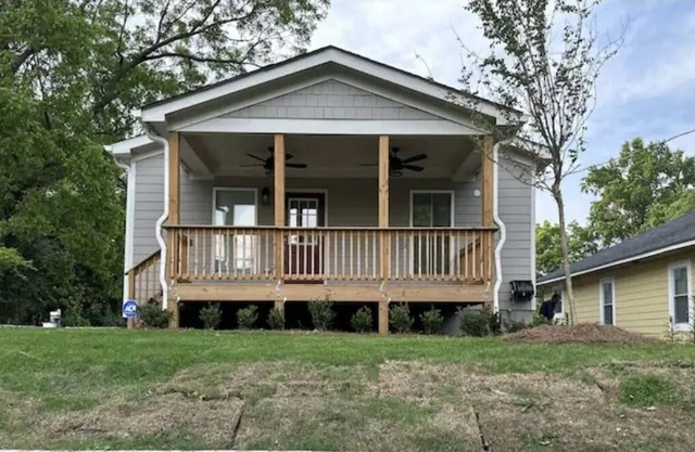 Spacious Atlanta Home Within 10 minutes from all attractions !!