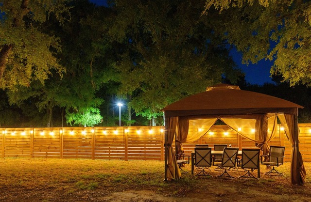 Spacious Austin Getaway King+3 Queen Family/Group