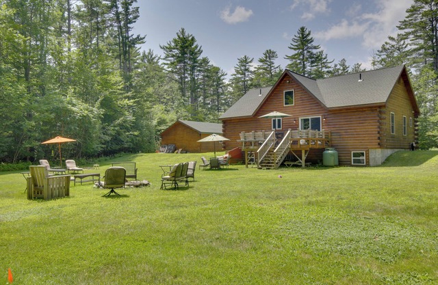 Spacious Cabin w/Private Dock on Thompson Lake