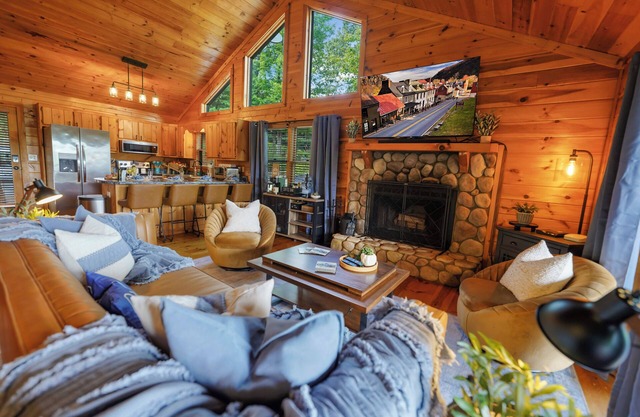 Spacious Cabin with Fire Pit, Hot Tub & Game Room!