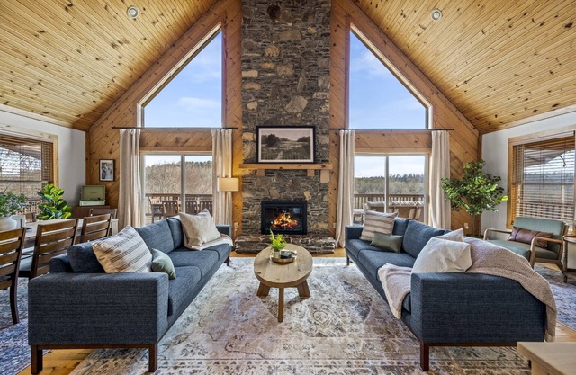 Spacious, Clean, & Comfortable Family-Friendly Getaway Near National Park