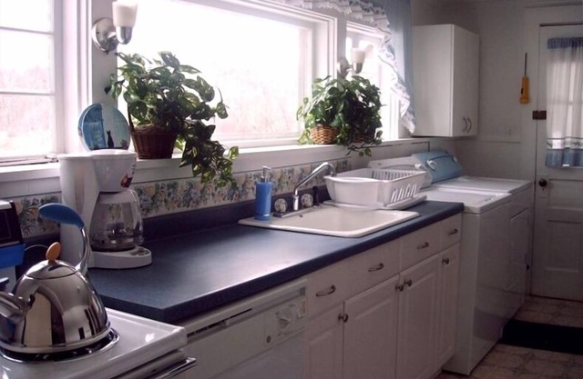 Spacious Comfortable Charming Family Farmhouse Great Location