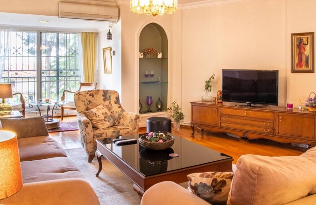 Spacious Detached House with Garden in Izmir