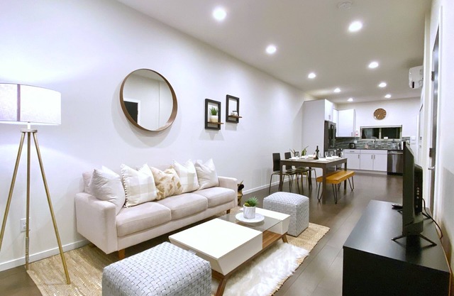 Spacious & Elegant Seattle Gem Private Rooftop Retreat