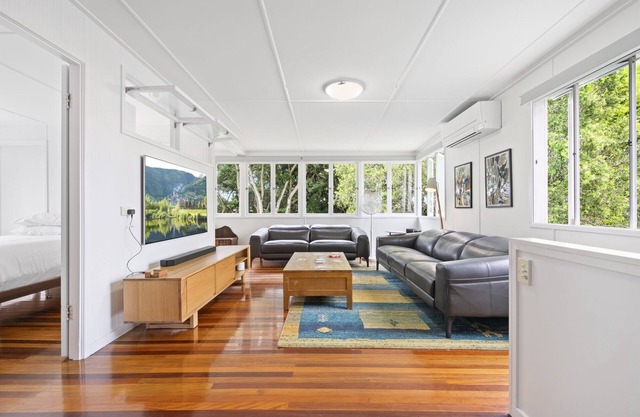 Spacious Family Home with Garden in Quiet Suburb