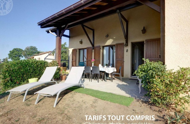 Spacious 4BR Villa with Game Room, Garage, and Scenic Terrace in Saint-Christo-en-Jarez
