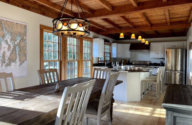 Spacious Getaway with Sauna Close to Newport & Beaches