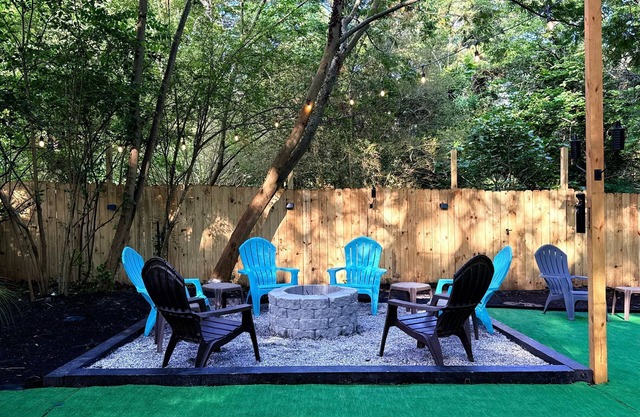 Spacious Group-Friendly Atlanta Stay, Fire Pit, Parking+Near Airport+Attractions