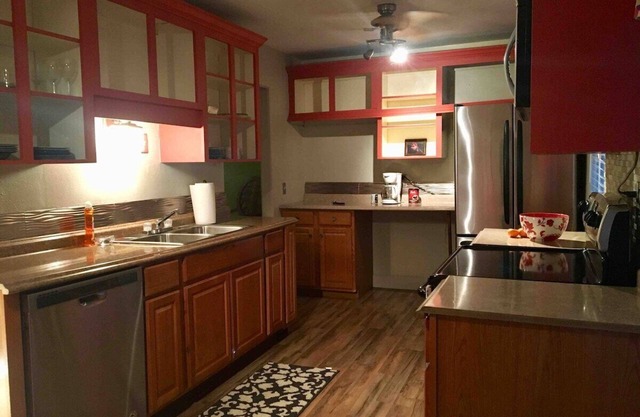Spacious Gulfport 1BR+ 2 twins
