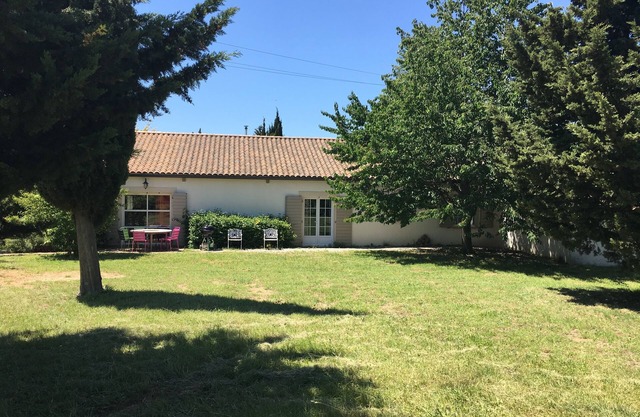 Spacious house, billiards, table soccer, heated pool, 15mn from Carcassonne.