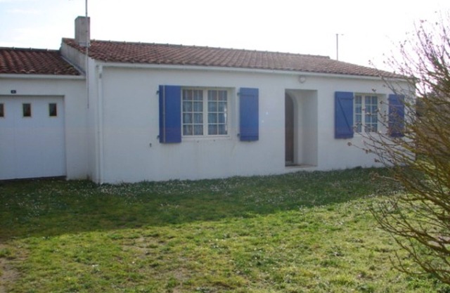 Spacious house in Barbâtre, near beach, pets allowed