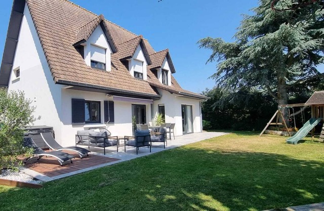Spacious house in the countryside near Calais