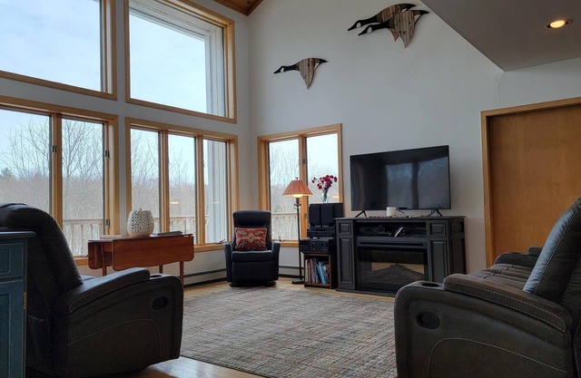 Spacious House near beaches, lakes, golf courses and wineries