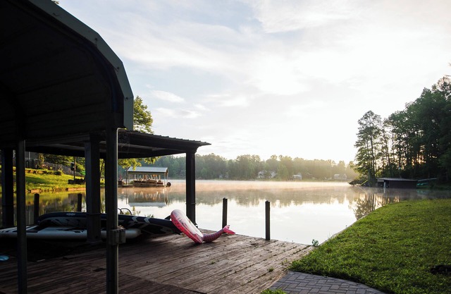 Spacious Lakefront for Large Families/Friends
