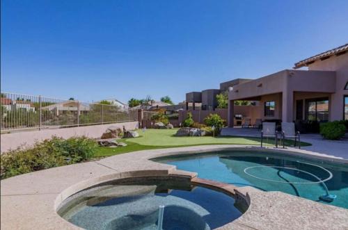 Spacious Mesa home with stunning views