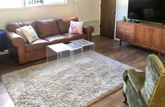 Spacious, Modern 2BD Apartment #3, near Missoula & Bitterroot