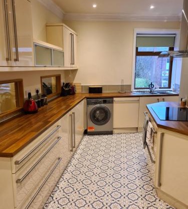 Spacious Mytholmroyd Apartment with River Views