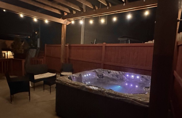 Spacious Nashville Home w/ Hot Tub
