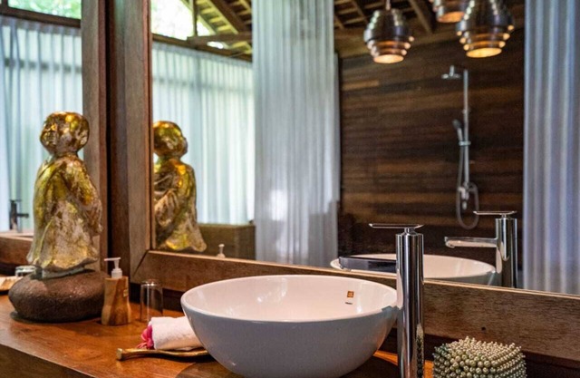 Spacious Our Luxury Suites in enchanting Bali with WiFi, AC, Pool, Yoga Studio