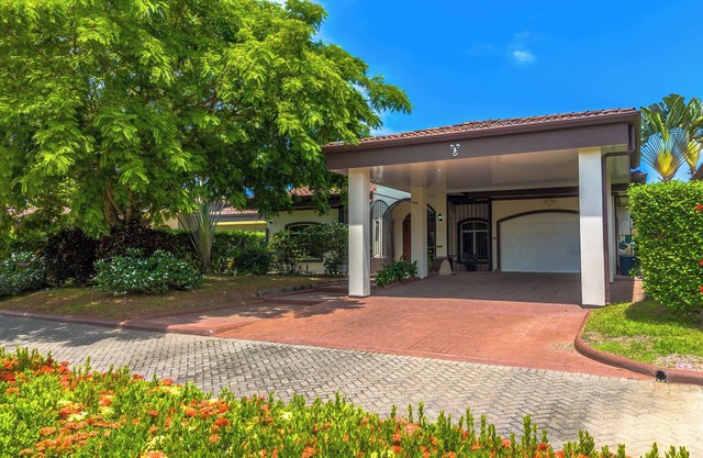 Spacious Pool House in Exclusive Gated Community