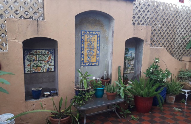 Spacious & Private Deco apartment in 1922 home close to downtown San Antonio