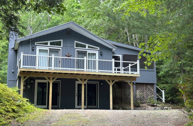 SPACIOUS & PRIVATE HOME - SUISSEVALE ON LAKE WINNIPESAUKEE