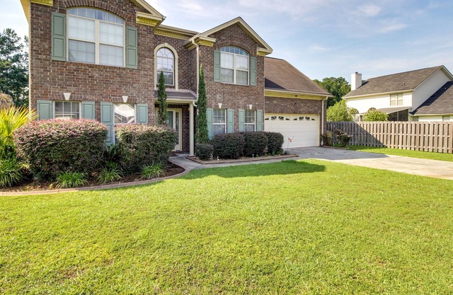 Spacious Richmond Hill Home ~ 20 Mi to Savannah!