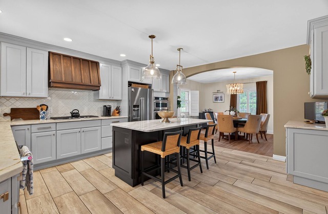 Spacious Saratoga Rental - 2 miles to Broadway, 4 miles to track
