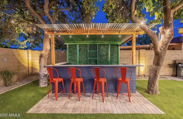 Spacious Scottsdale Home w/ Mini Golf Course