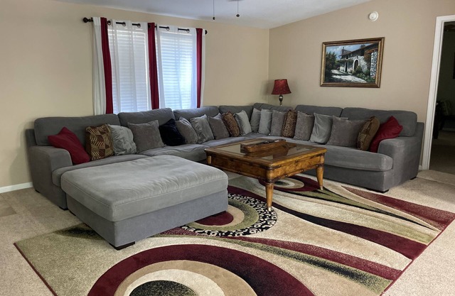 Spacious secluded house with ABUNDANT parking