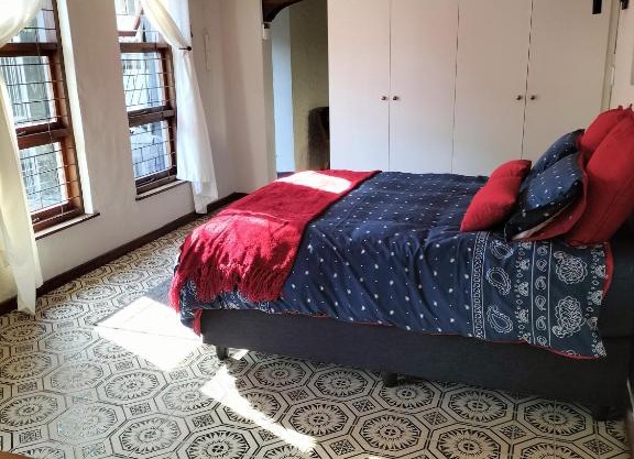 Spacious Self catering flat Berea