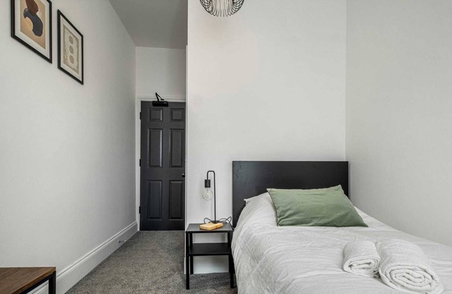 Spacious single room-ensuite-Newcastle