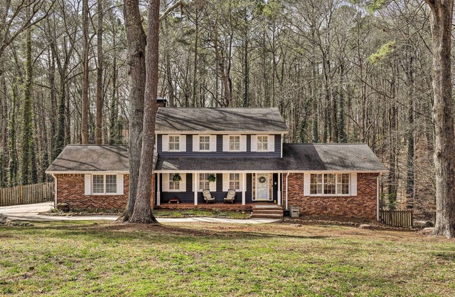 Spacious Stone Mountain Home w/Fire Pit