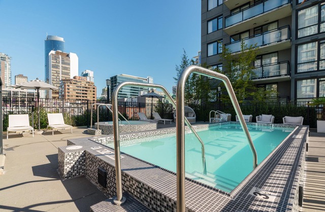 Spacious Studio Apartment Conveniently Located in Vancouver