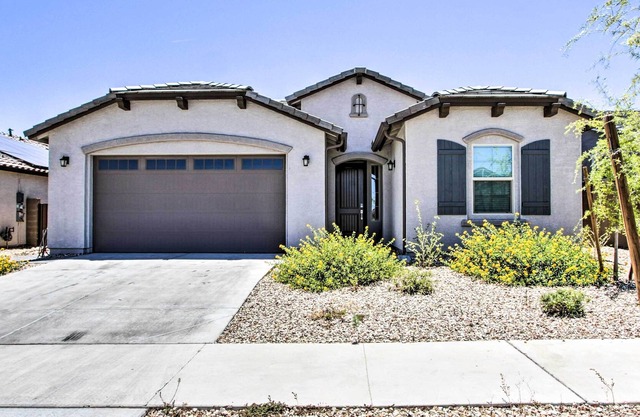 Spacious Surprise Home Near Sports Stadiums!