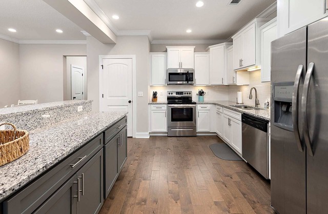 Spacious Townhome at Mariners Landing Sleeps 6