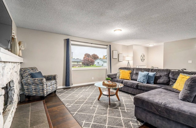 Spacious Valley Home I Perfect for Families