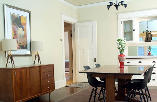 Spacious Victorian in Cathedral Hill