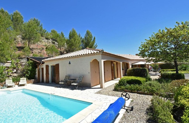 Spacious Villa in Beaufort with Pool