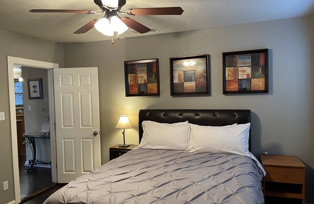 Sparkling Clean-Convenient location!
