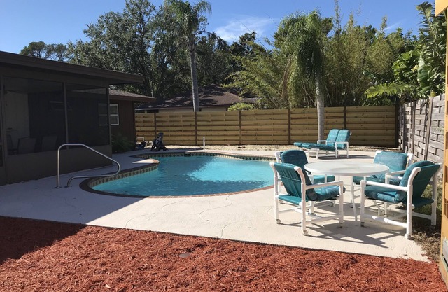 Sparkling Clean Home near Manatee River and Beaches NW Bradenton area