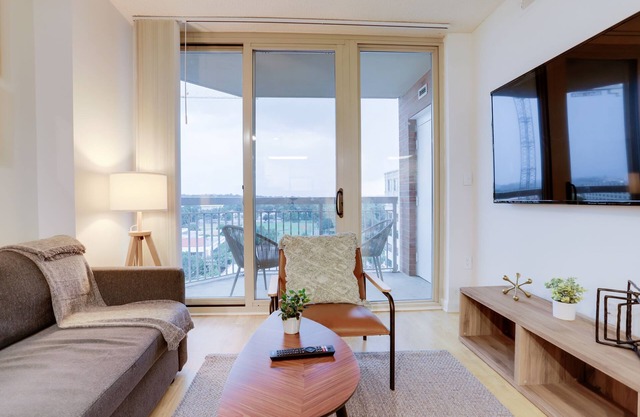 Spectacular 1 BR Condo at Ballston