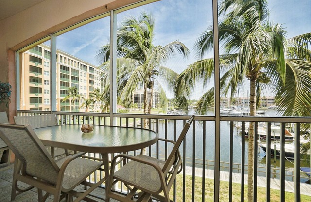 Spectacular gorgeous WaterView Burnt Store Marina breathtaking condo