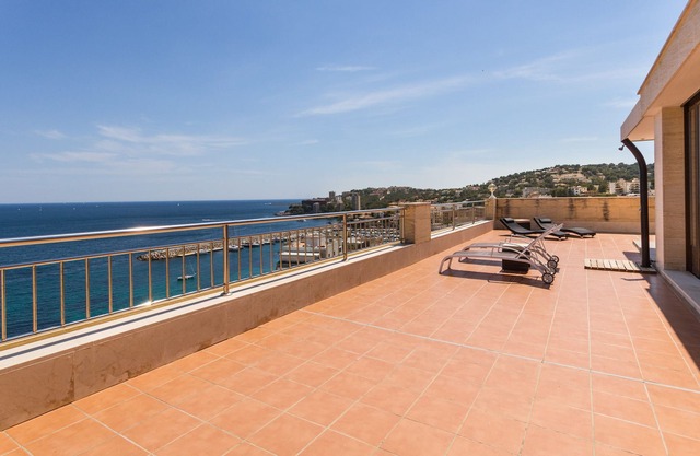 Spectacular oceanfront penthouse